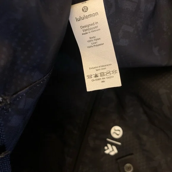 Lululemon Athletica Black Bag with Sporty Elegance - Picture 9 of 12